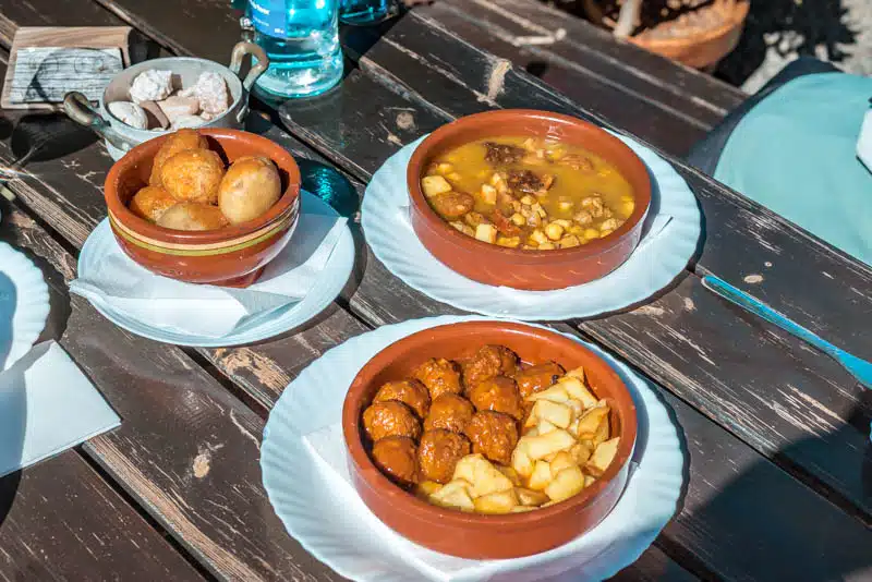 Tapas Spanien Urlaub lokale Küche probieren
