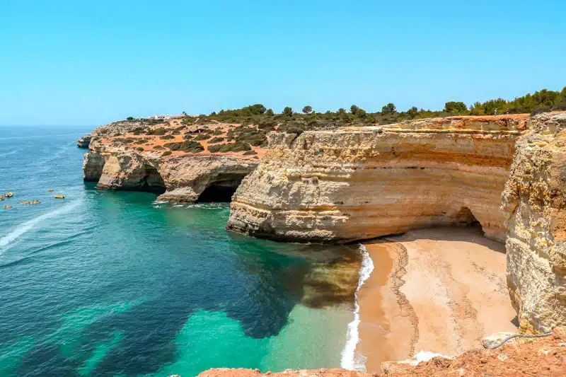 Winterflucht in Europa: 8 warme Reiseziele 8 Algarve Portugal im Winter sonnige Reiseziele Europa